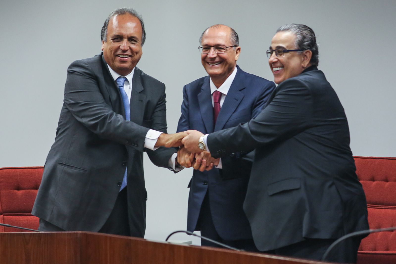Governadores do Rio de Janeiro, Luiz Fernando Pezão, de São Paulo, Geraldo Alkmin, e de Minas Gerais, Alberto Pinto Coelho